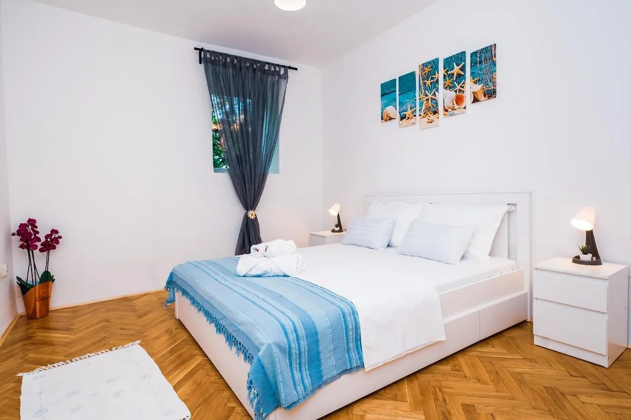 Apartment Sol-1 In Old Part Of City Centar Croatia